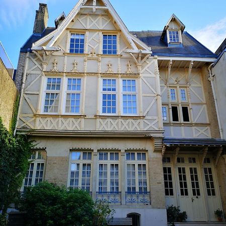 Les Visages Des Tournelles Acomodação com café da manhã Reims Exterior foto