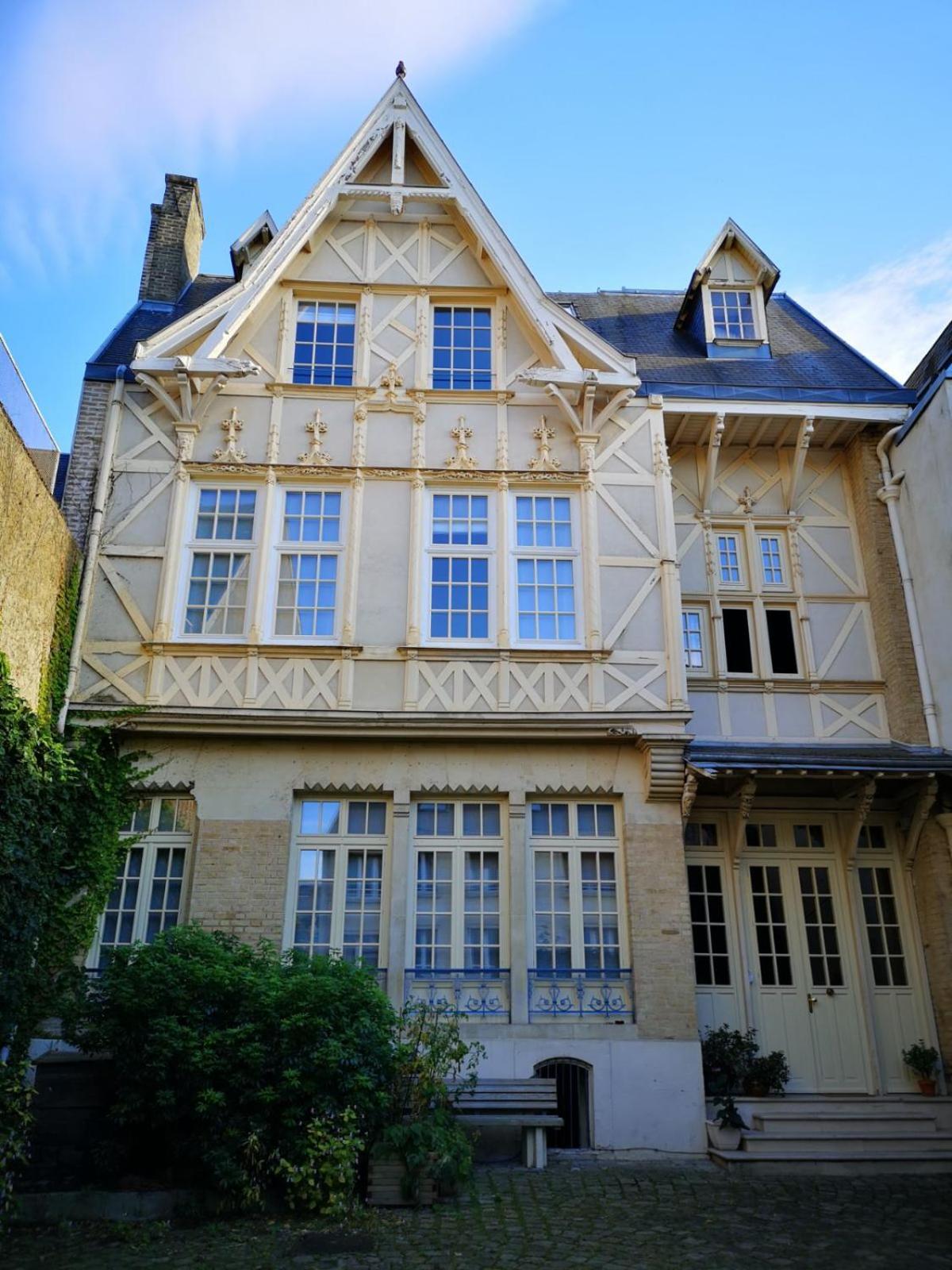 Les Visages Des Tournelles Acomodação com café da manhã Reims Exterior foto